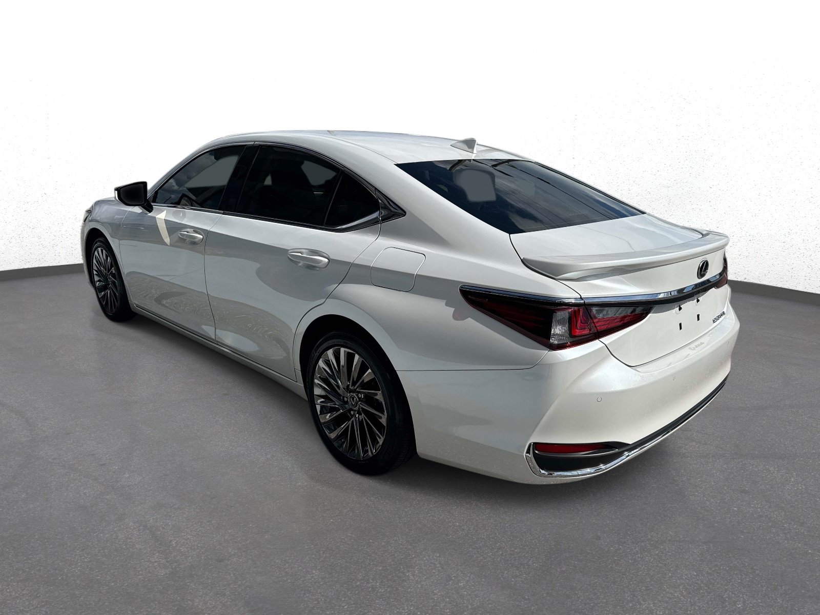 Certified 2025 Lexus ES 300h Ultra Luxury w/ Accessory Package (Z1) FWD image 5