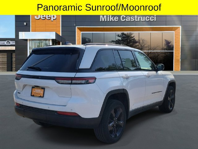 Used 2024 Jeep Grand Cherokee Altitude AWD/4WD image 4