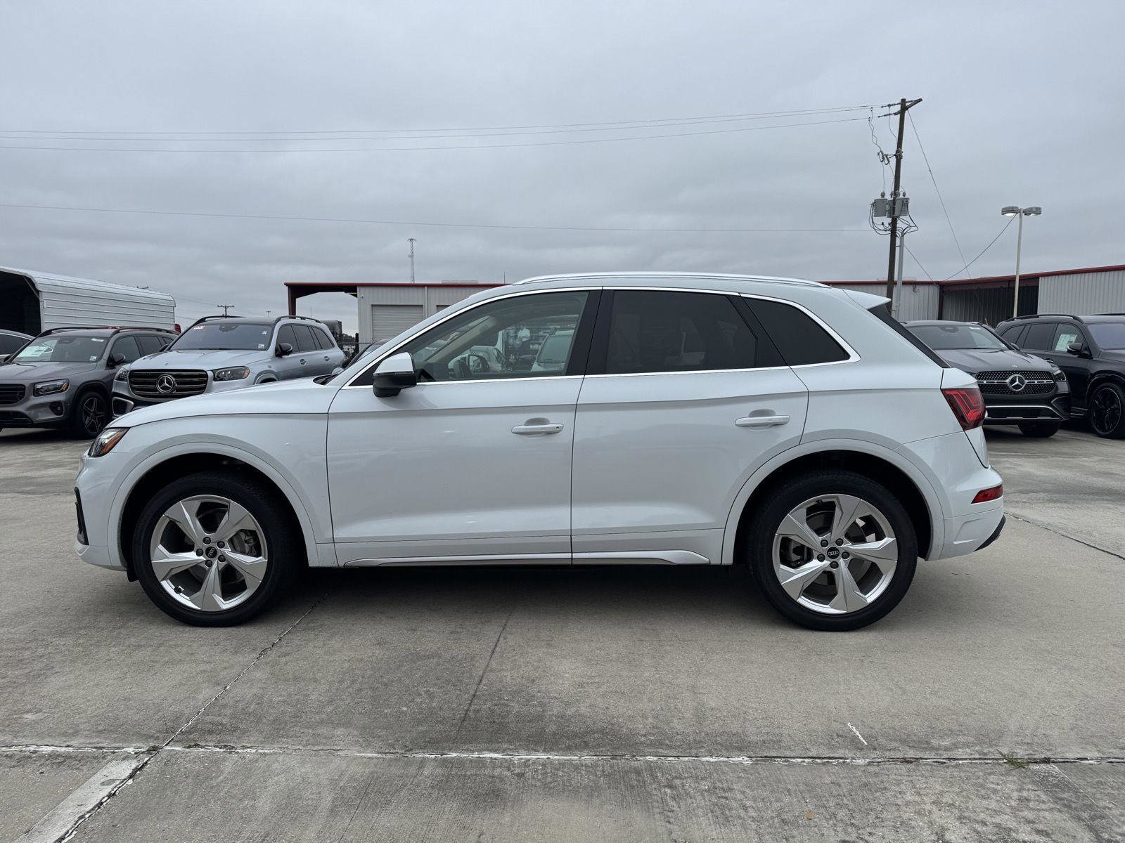 Used 2021 Audi Q5 Premium Plus image 16