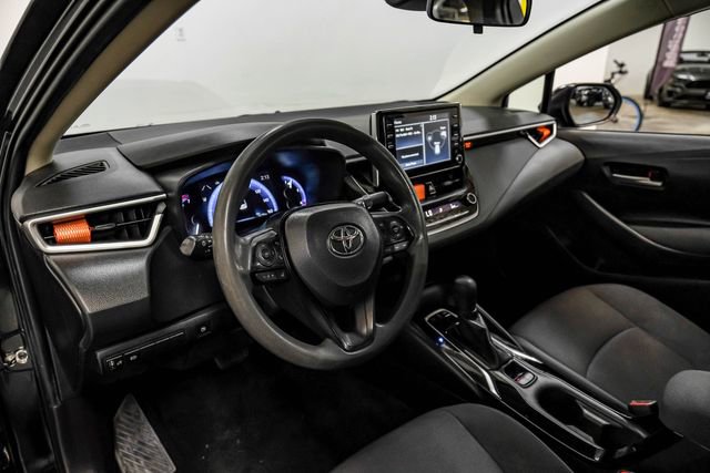 Used 2020 Toyota Corolla LE FWD image 3