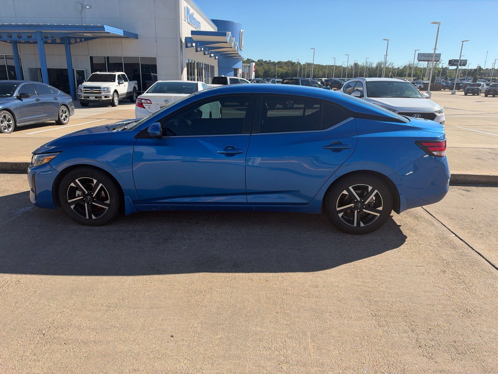 Used 2024 Nissan Sentra SV FWD image 4