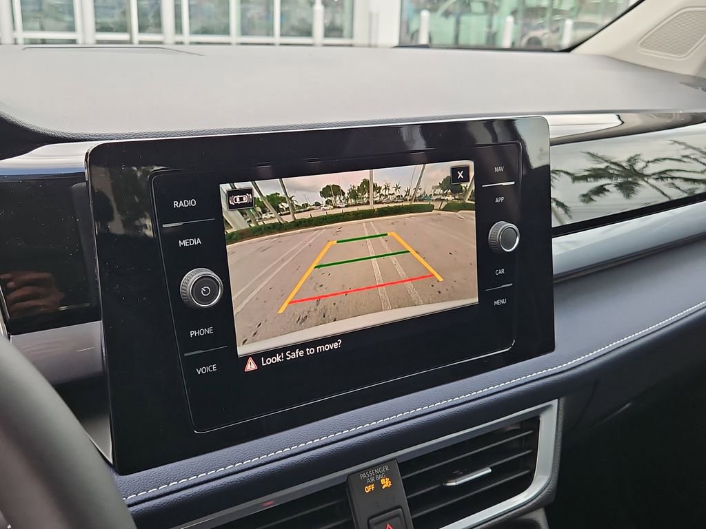 New 2025 Volkswagen Taos SEL AWD/4WD image 11