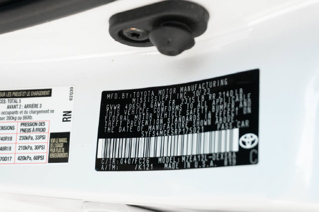 Used 2024 Toyota Corolla SE FWD image 30