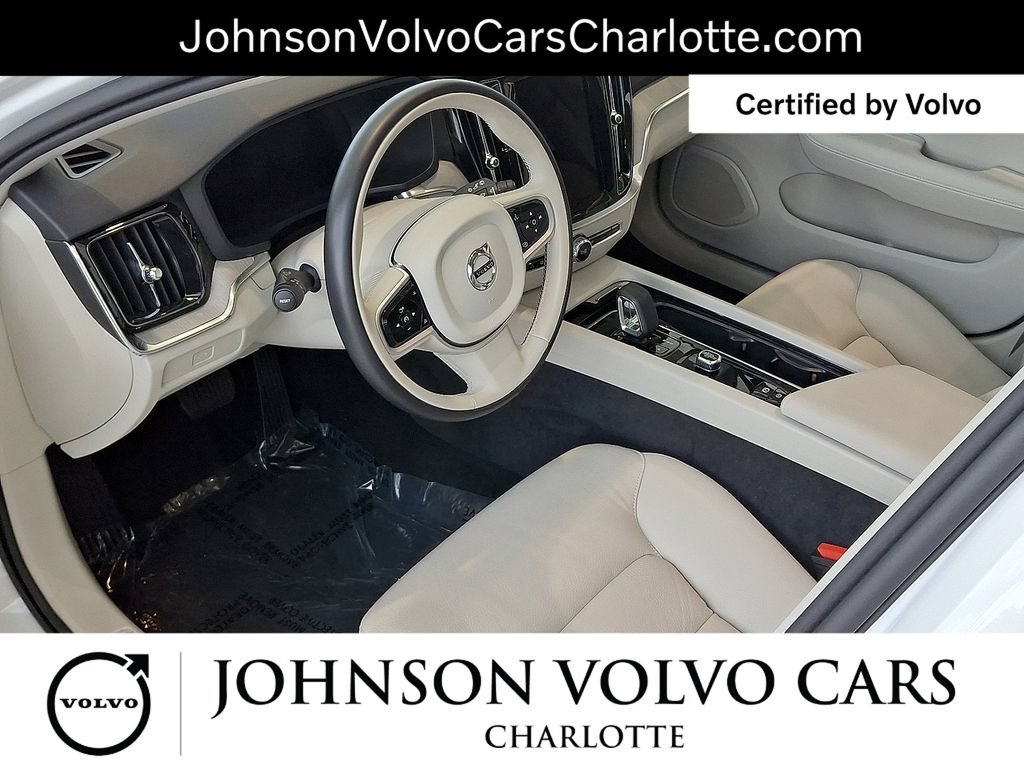 Certified 2025 Volvo V60 B5 Cross Country Plus AWD/4WD image 17