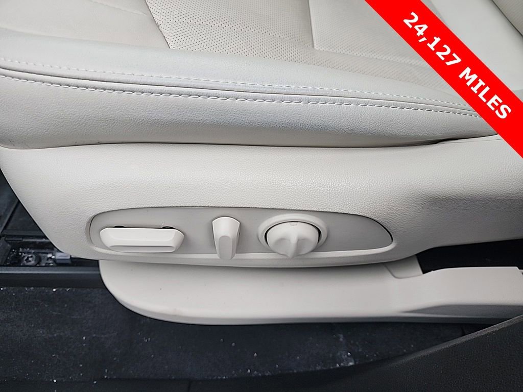 Used 2024 Buick Enclave Essence w/ Experience Buick Package image 12