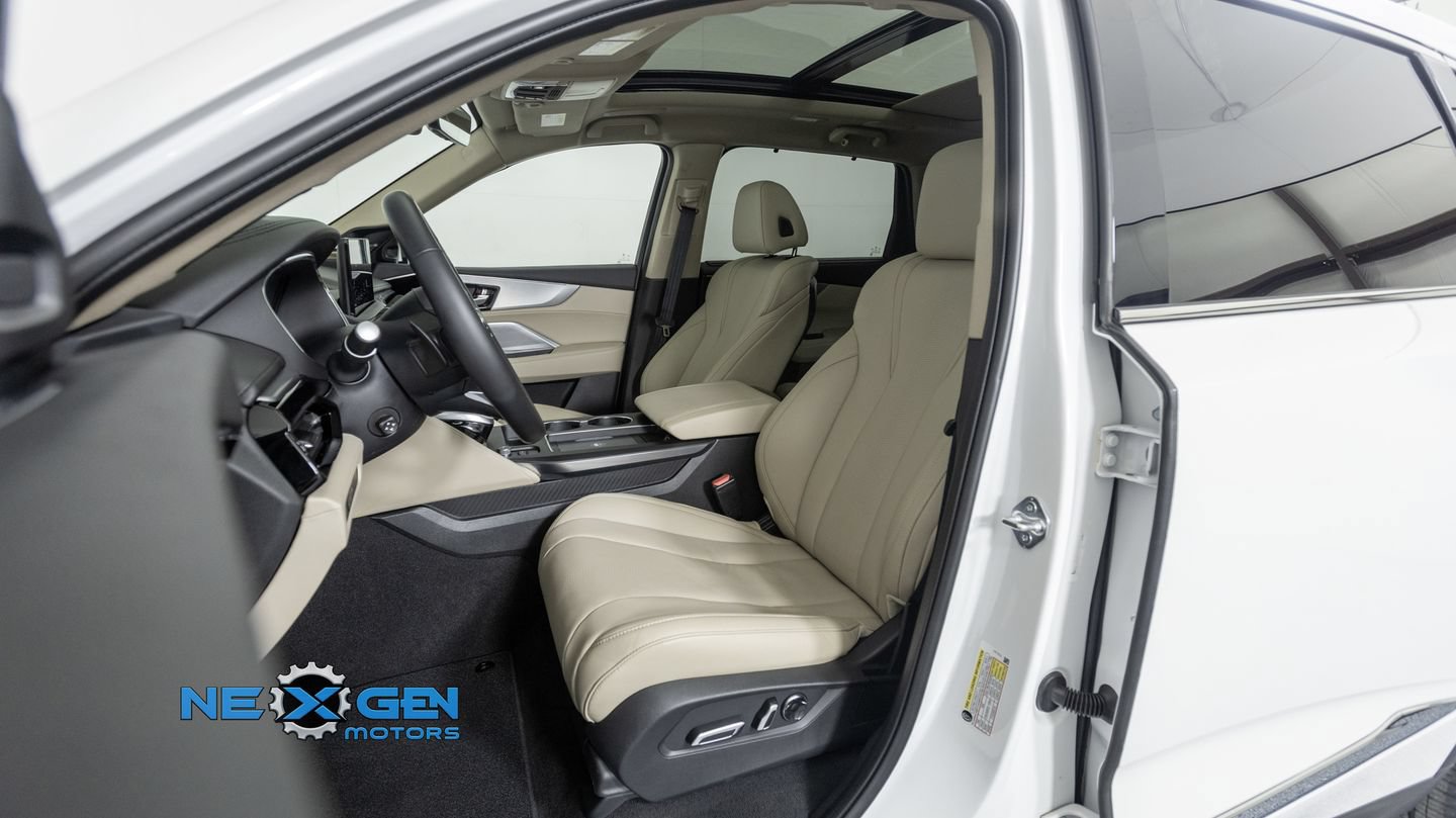 Used 2025 Acura MDX SH-AWD w/ Technology Package image 24
