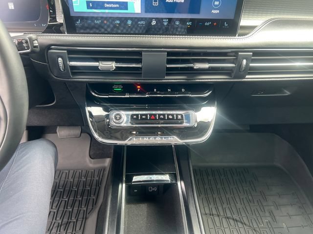 Certified 2024 Lincoln Corsair AWD image 23