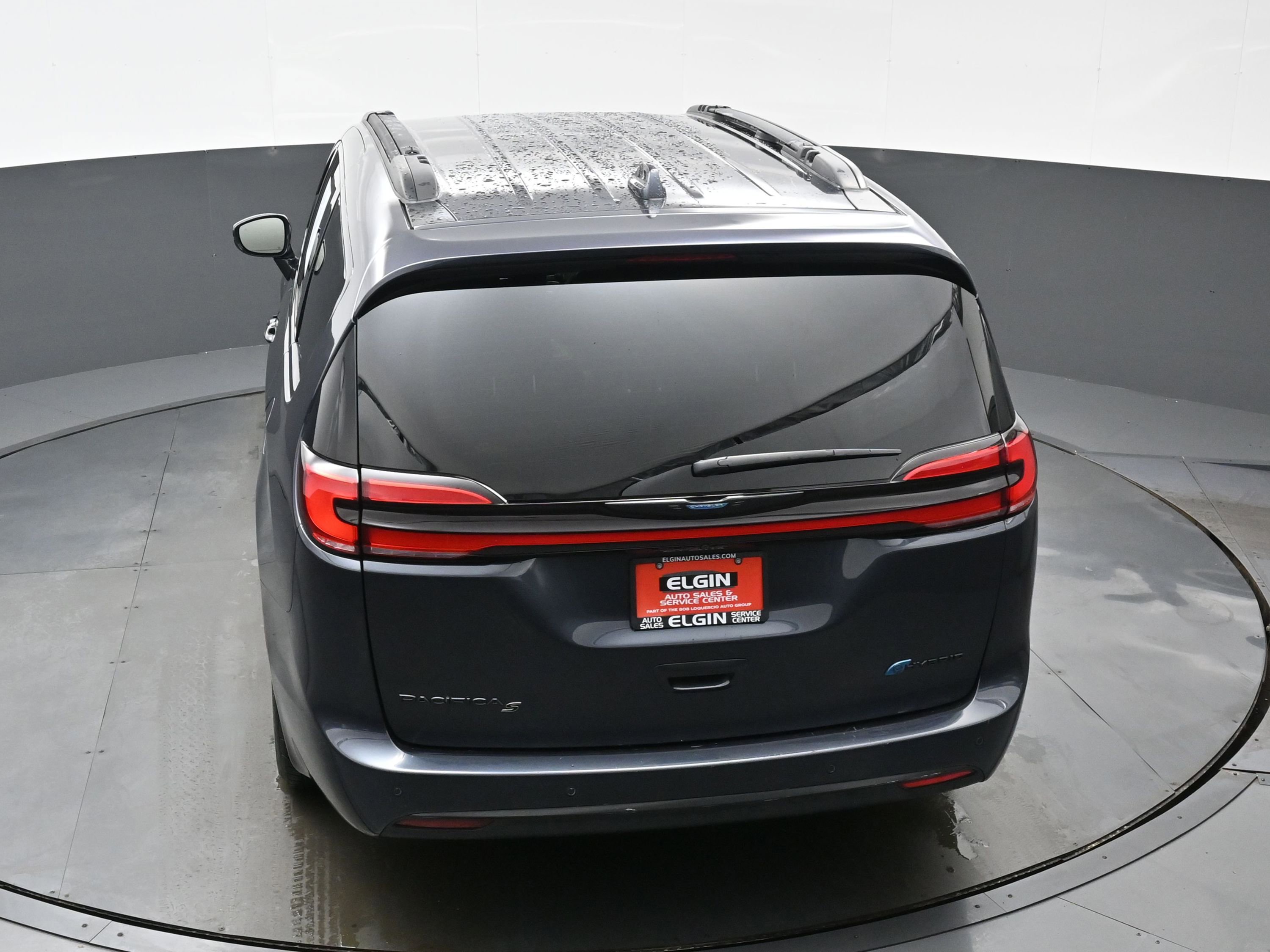 Used 2021 Chrysler Pacifica Touring w/ Uconnect Theater Family Group image 37