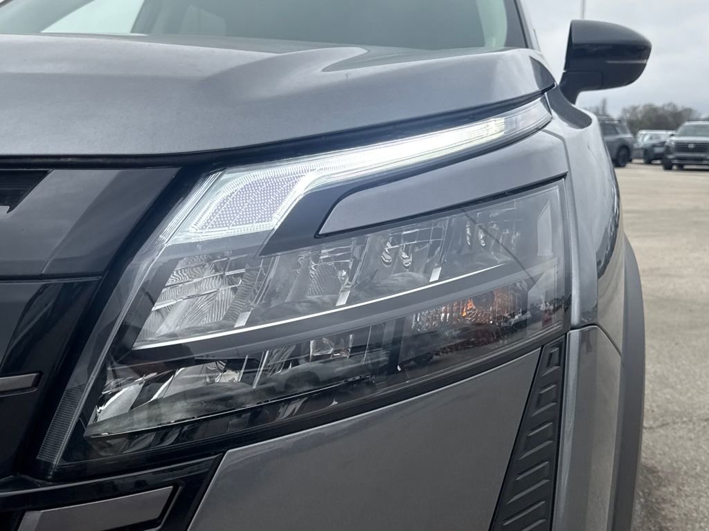 New 2026 Nissan Pathfinder Platinum image 11