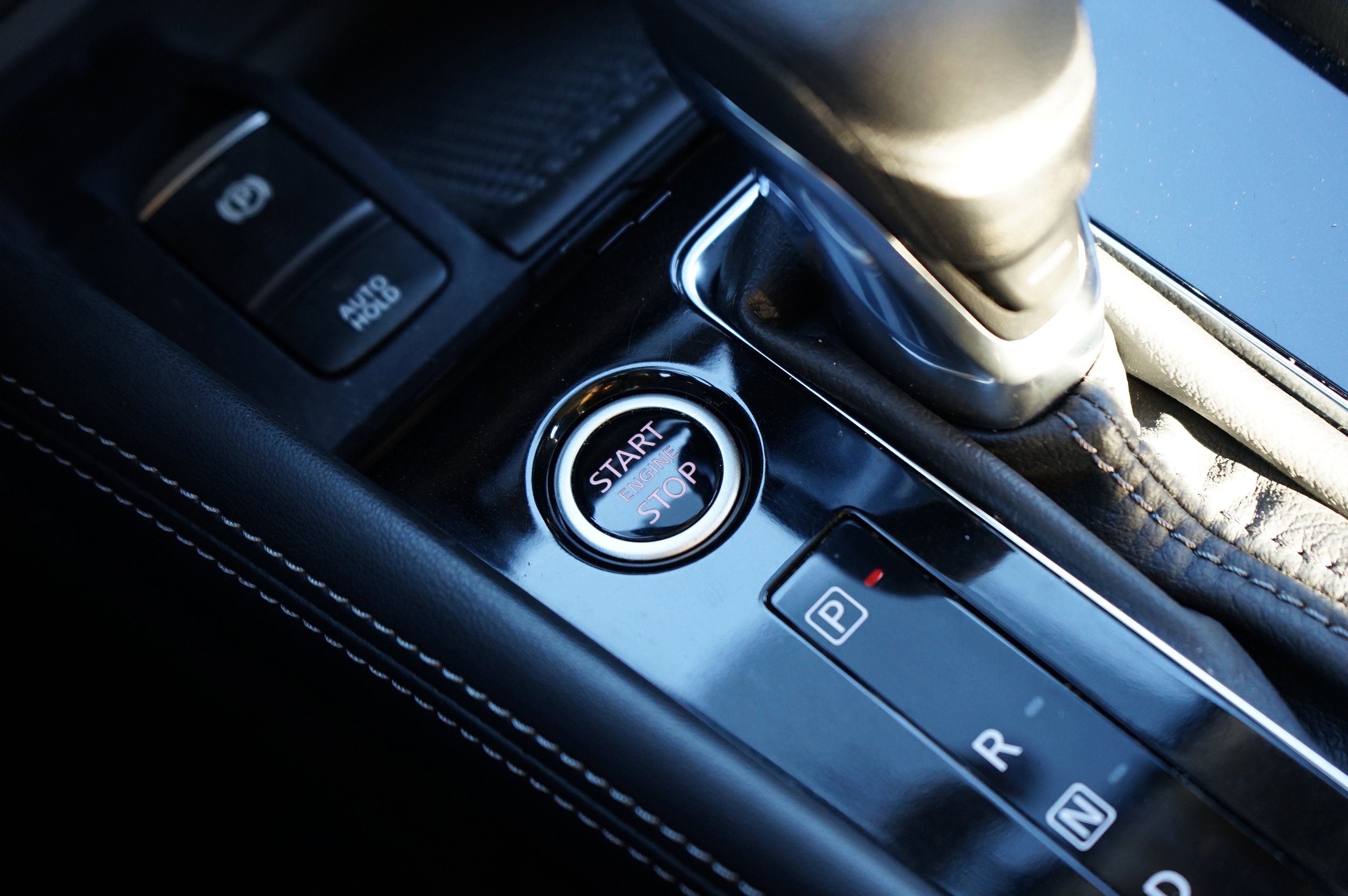 Used 2024 Nissan Kicks SR image 16