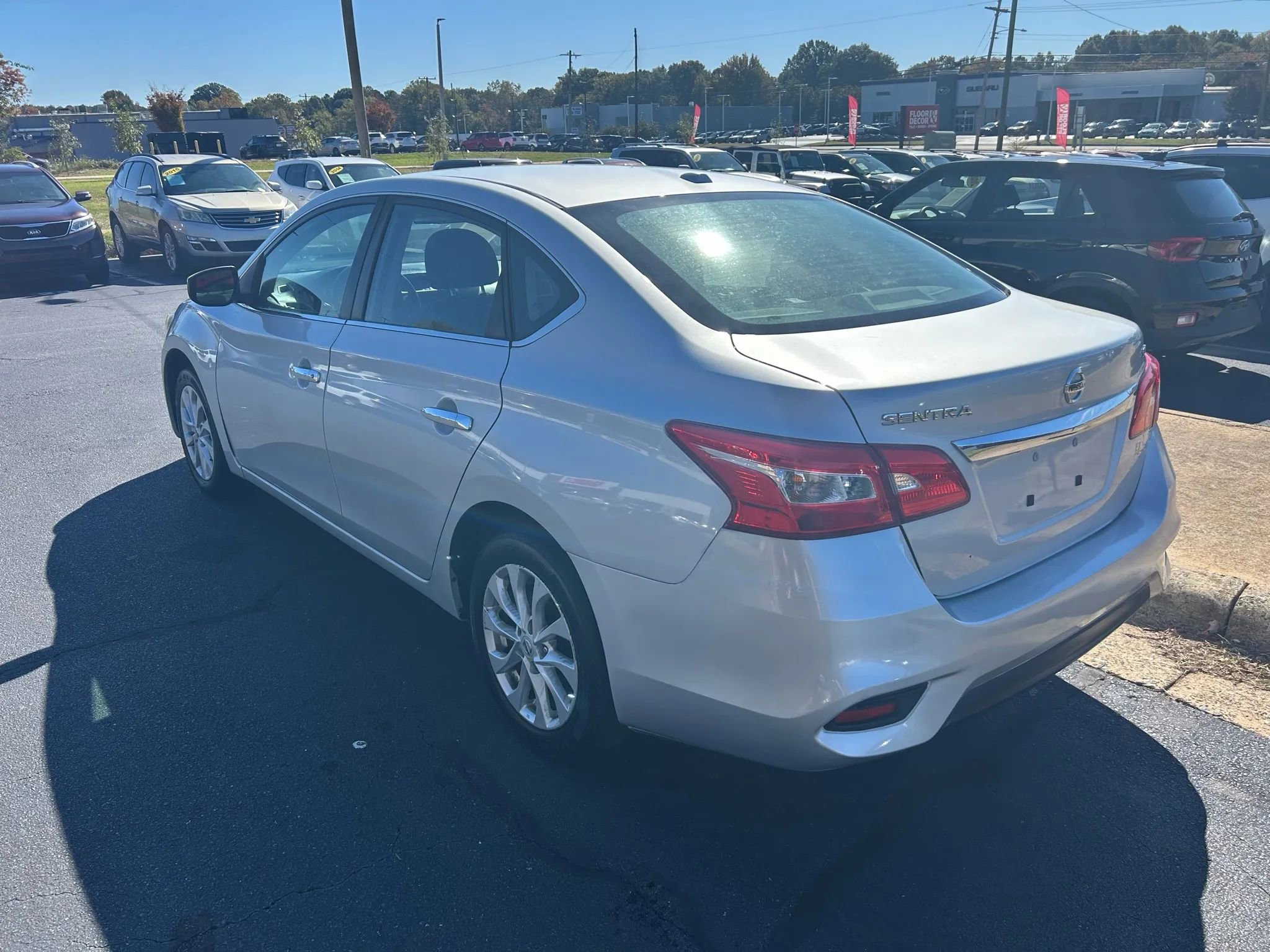 Used 2018 Nissan Sentra SV image 5