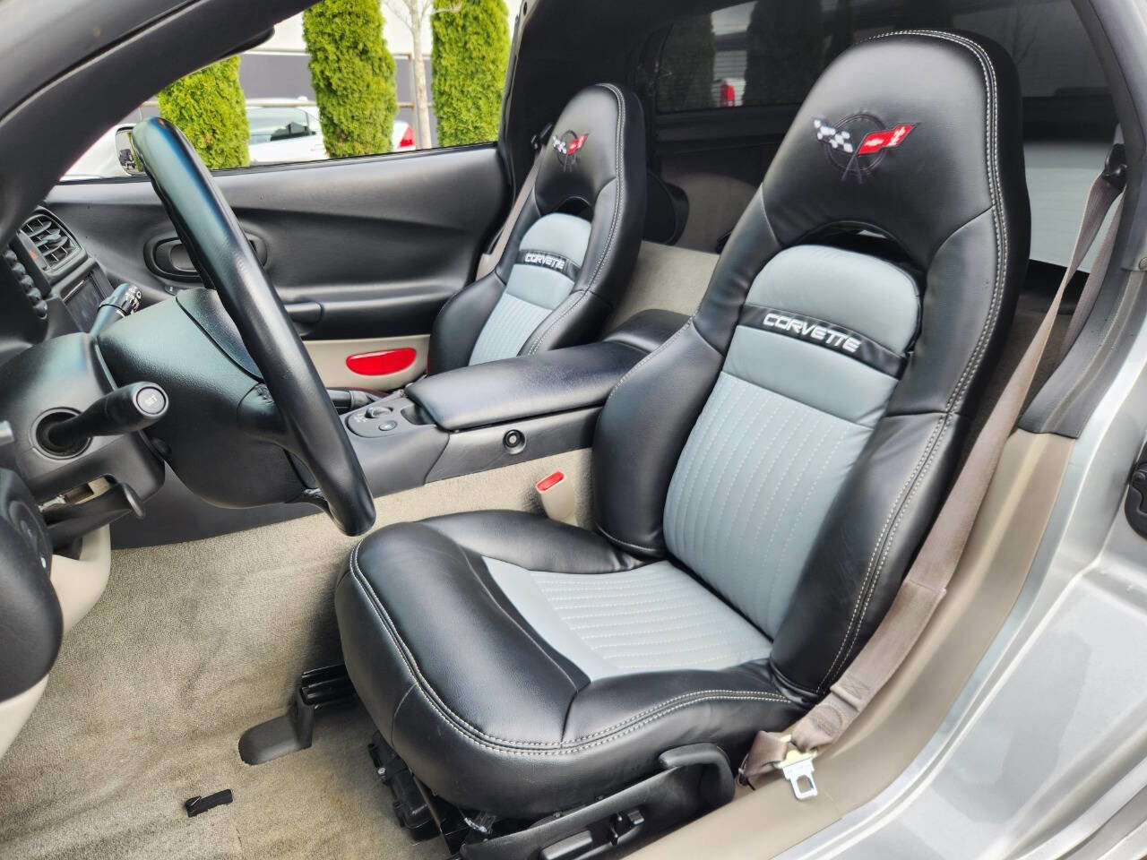 Used 1998 Chevrolet Corvette Coupe w/ Roof Pkg image 16