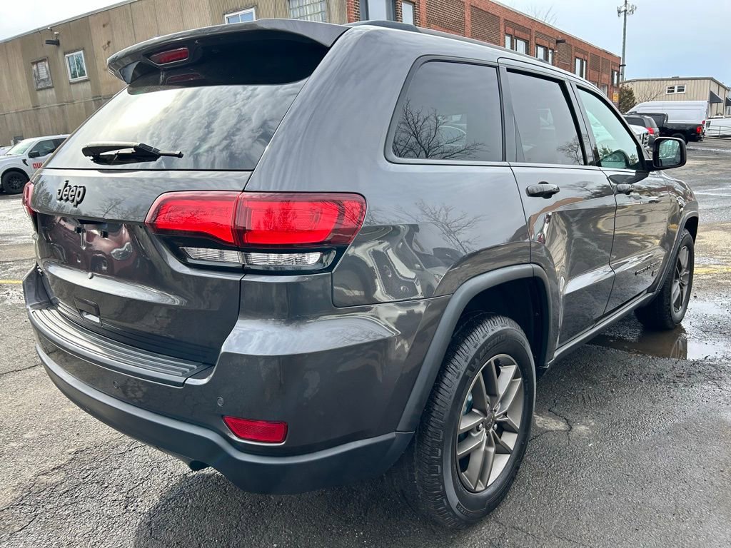 Used 2016 Jeep Grand Cherokee Laredo 75th Anniversary image 4