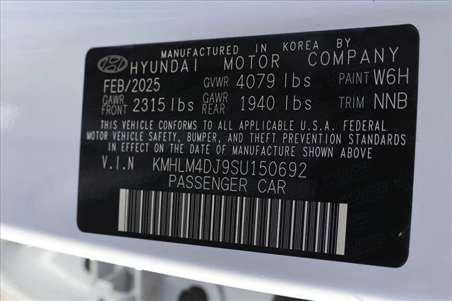 New 2025 Hyundai Elantra SEL image 25