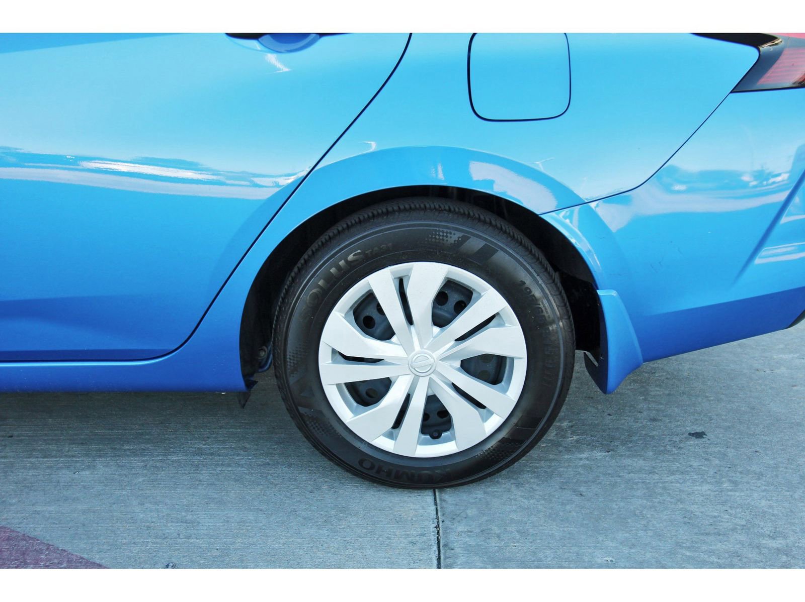 Used 2024 Nissan Versa S w/ Trunk Package image 33