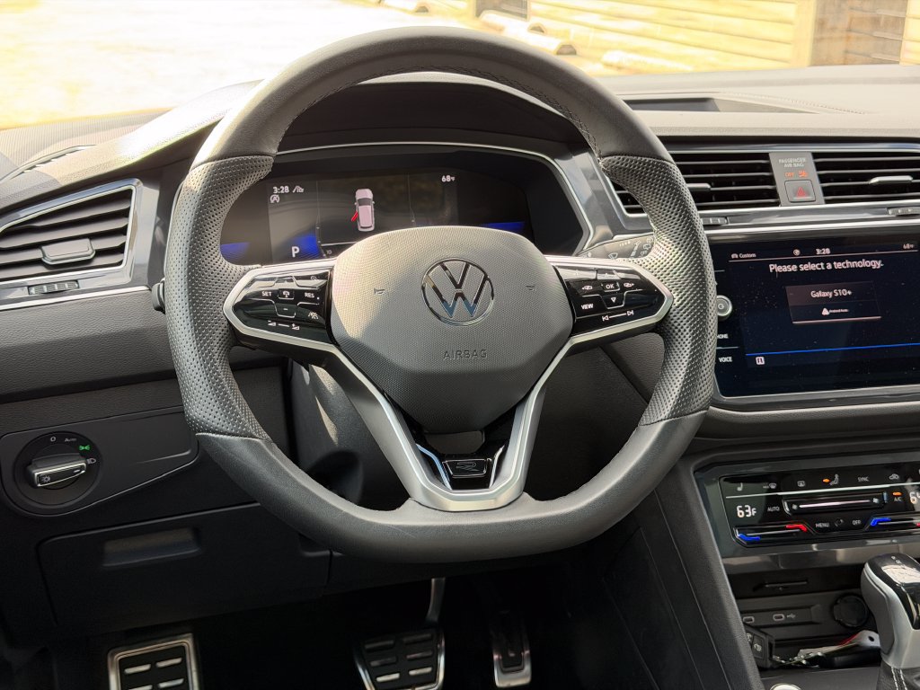 Certified 2024 Volkswagen Tiguan SE R-Line AWD/4WD image 14