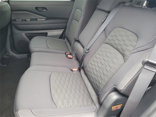 New 2025 Nissan Pathfinder SV image 9