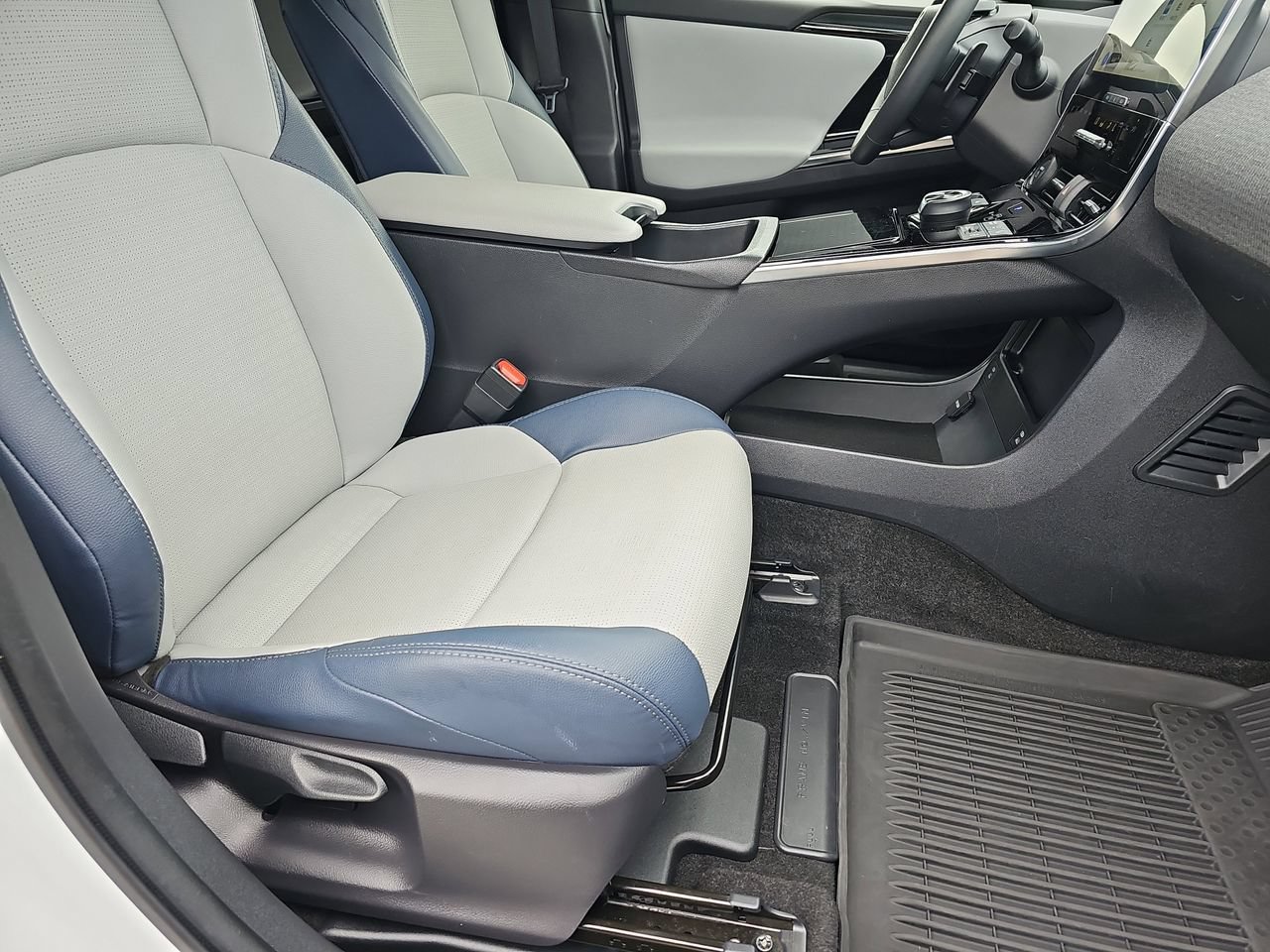 Certified 2023 Subaru Solterra AWD image 13