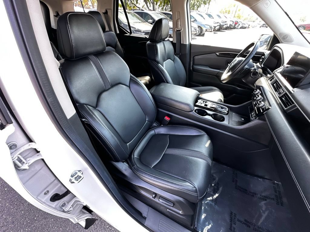 Used 2025 Honda Pilot EX-L image 13