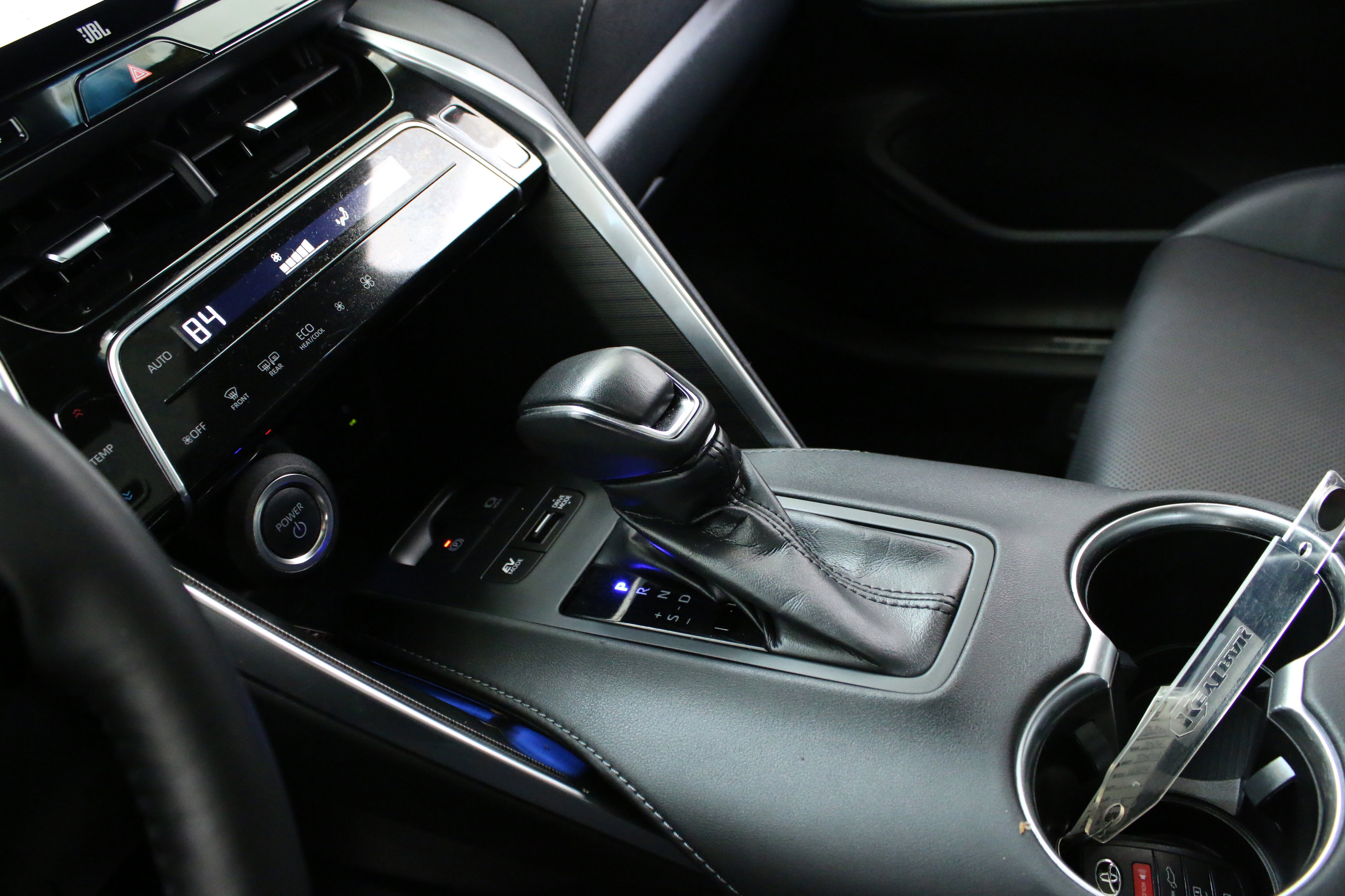 Used 2024 Toyota Venza Limited image 19
