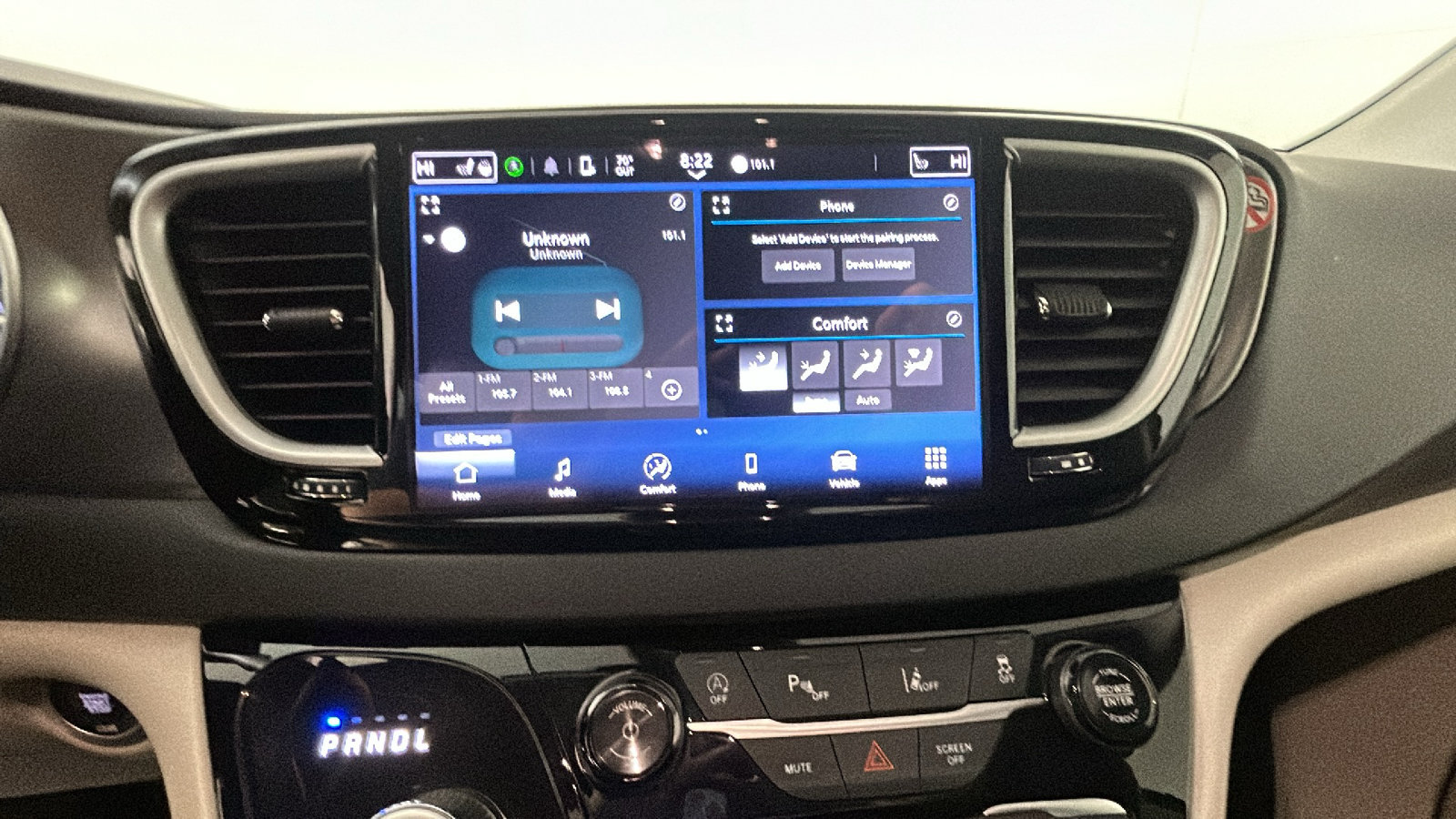 Used 2024 Chrysler Pacifica Touring-L FWD image 25