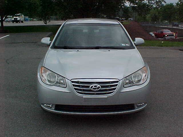 Used 2010 Hyundai Elantra GLS image 3