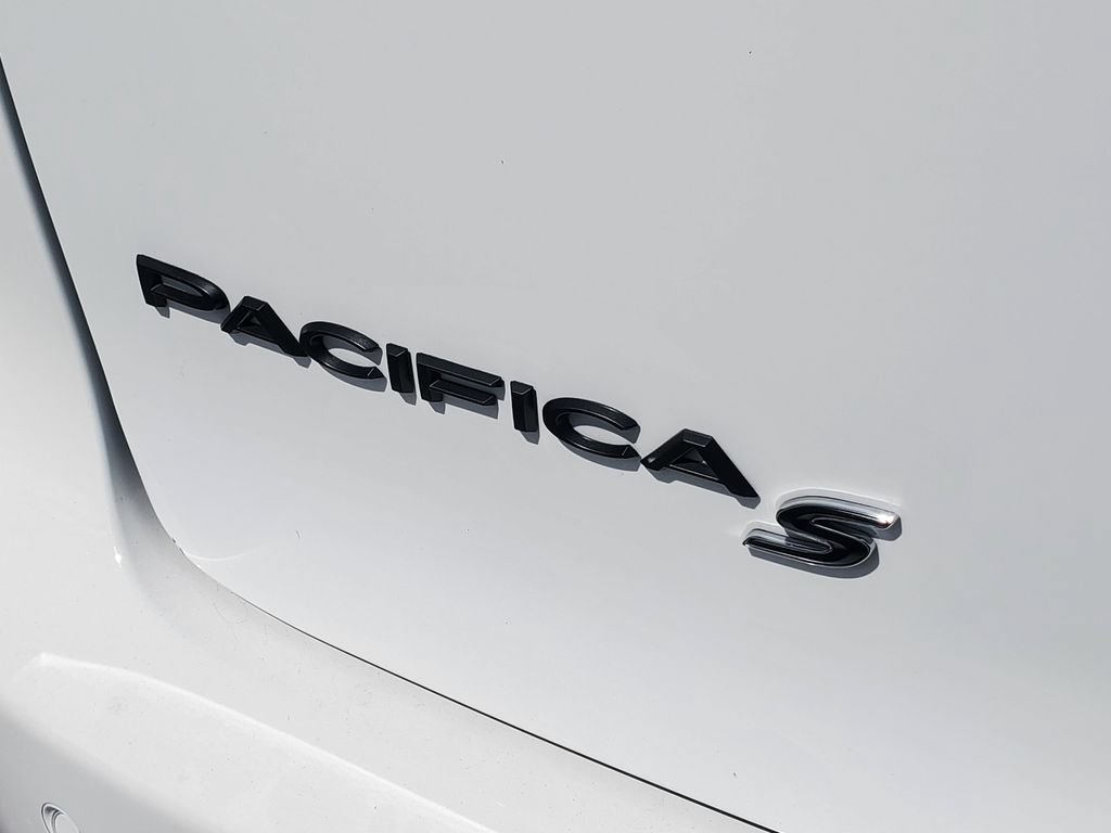 Used 2025 Chrysler Pacifica Limited FWD image 33