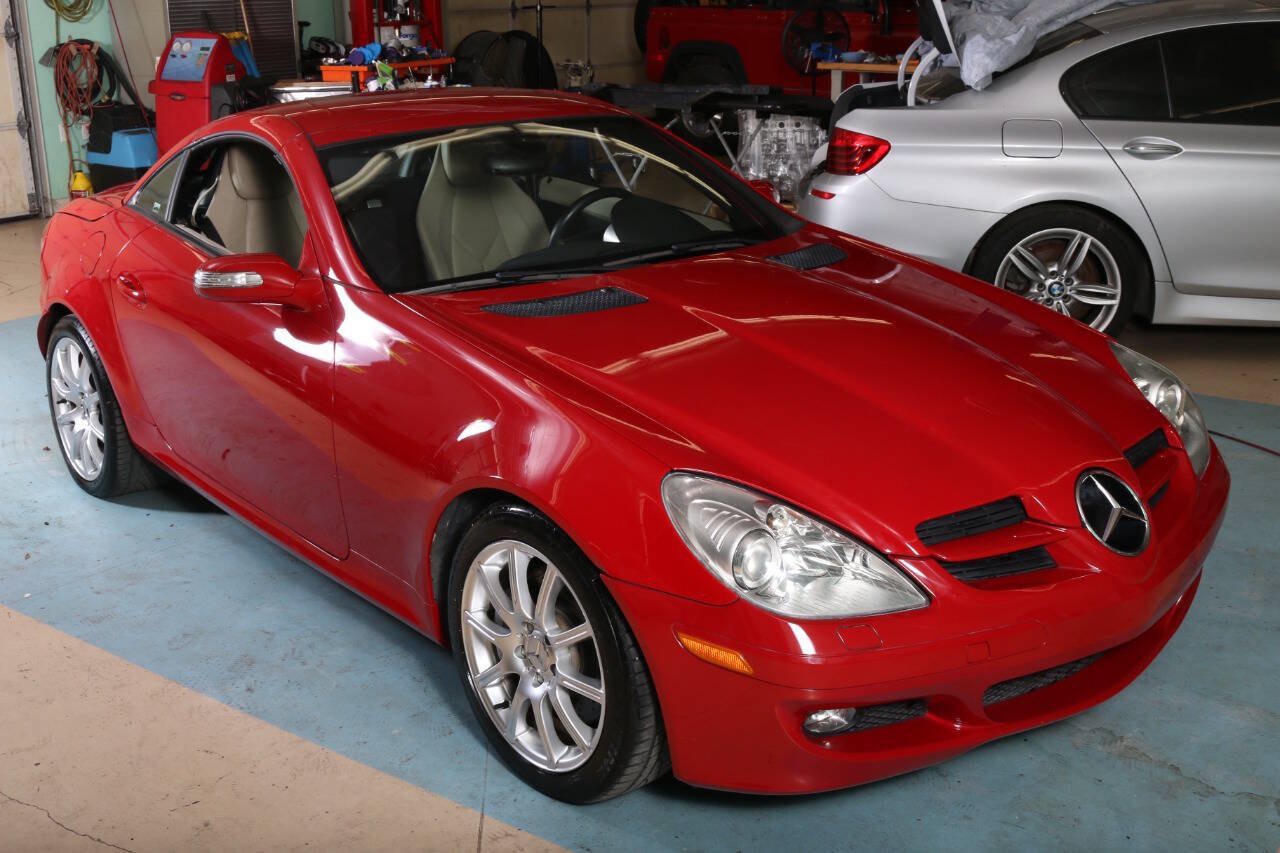 Used 2005 Mercedes-Benz SLK 350 w/ Entertainment Pkg image 7