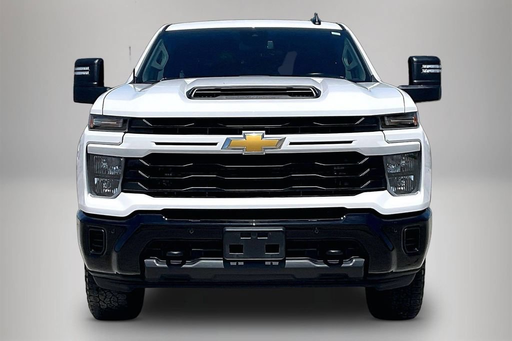 Used 2025 Chevrolet Silverado 2500 Custom w/ Custom Value Package AWD/4WD image 3