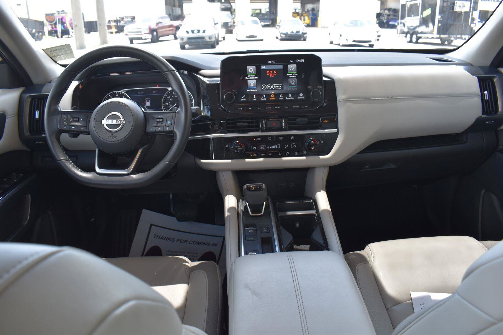Used 2025 Nissan Pathfinder SL FWD image 28