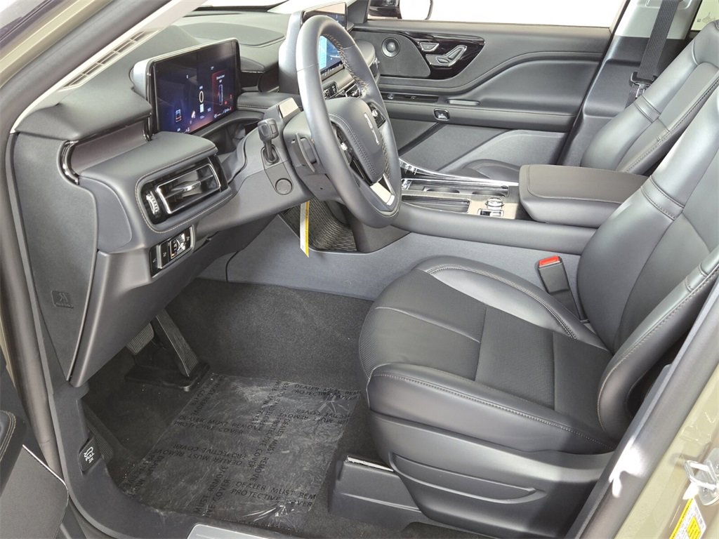 New 2025 Lincoln Aviator AWD w/ Equipment Group 101A image 6