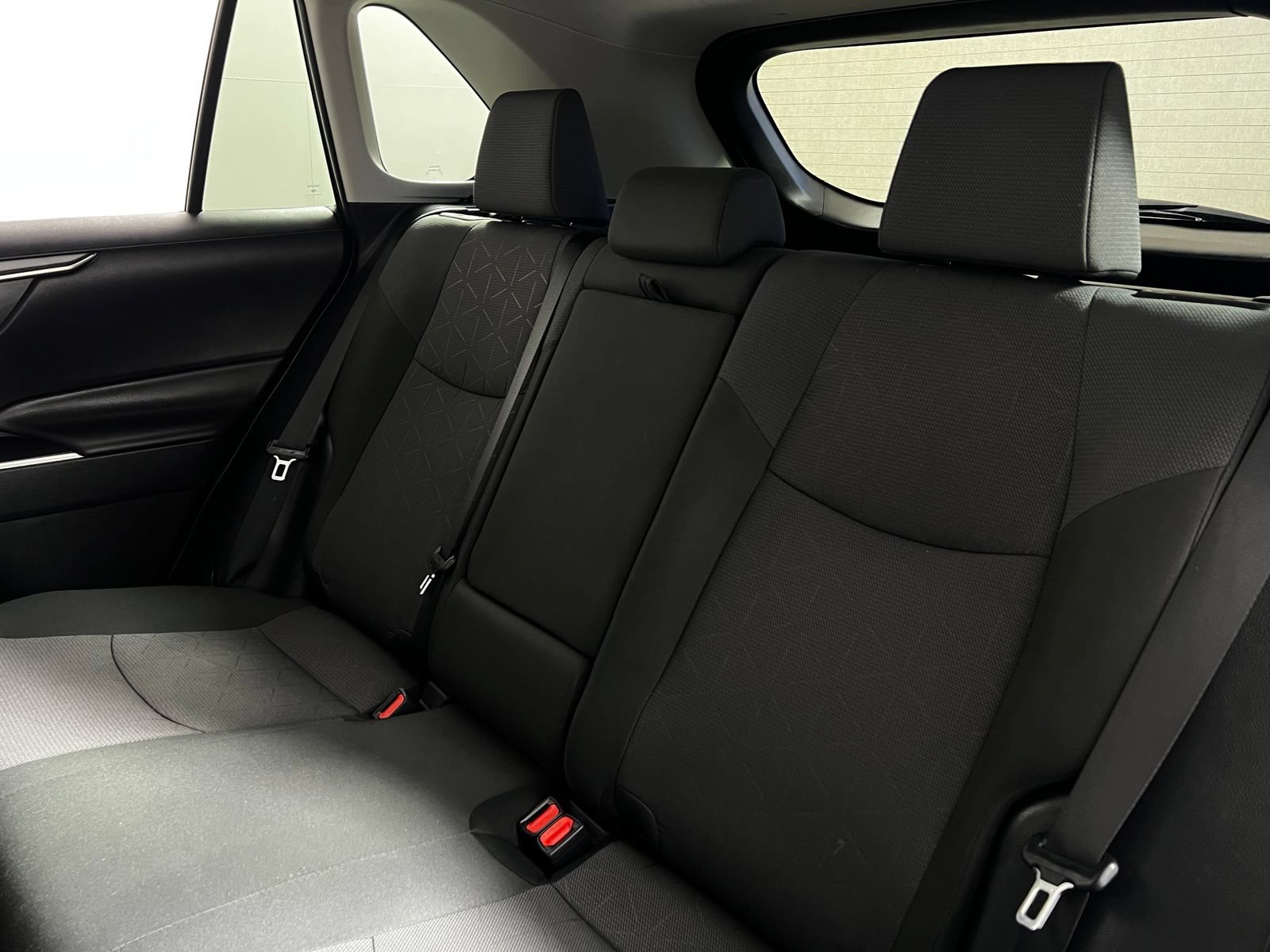 Certified 2025 Toyota RAV4 XLE FWD image 22
