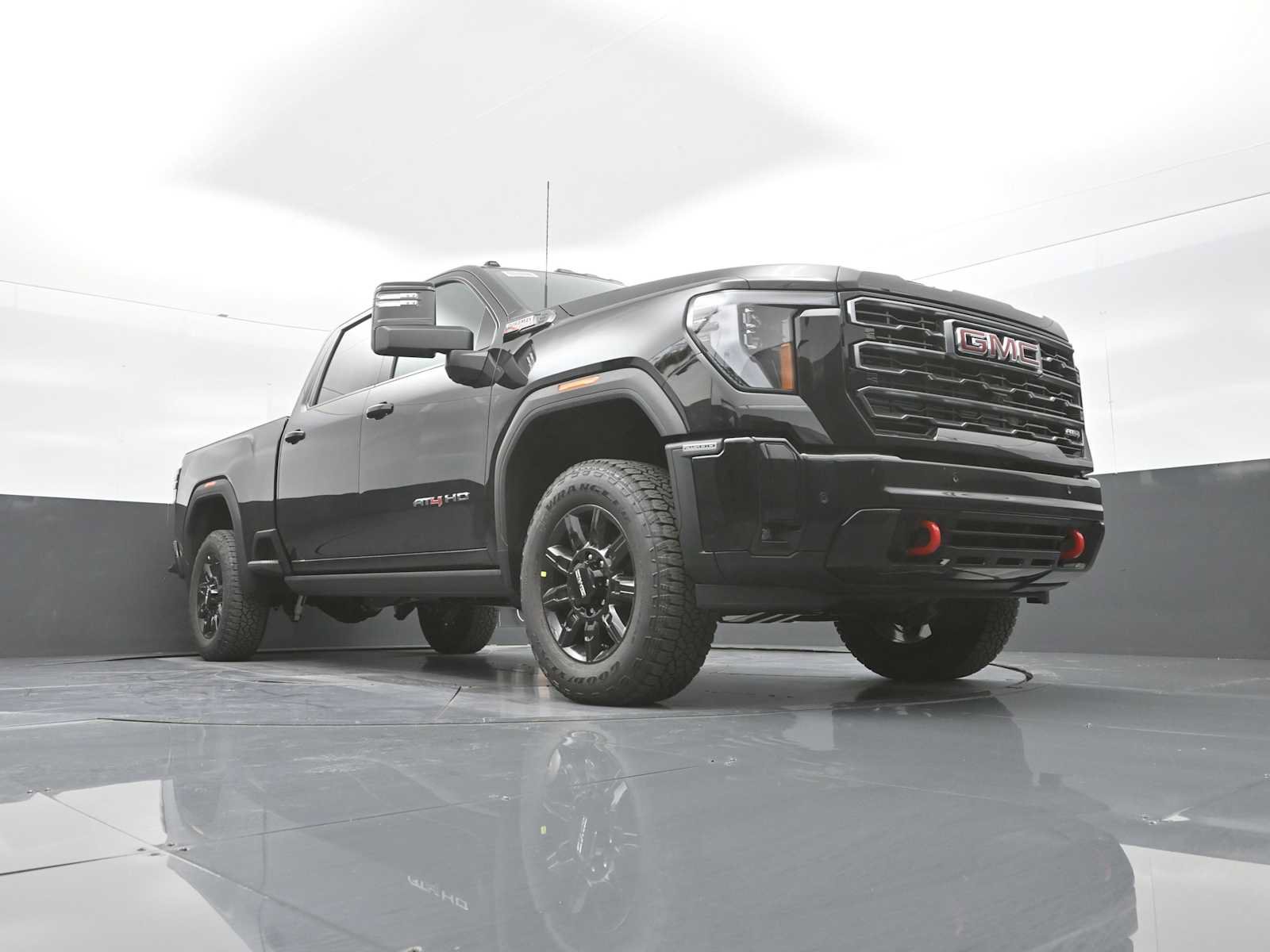New 2026 GMC Sierra 2500 AT4 w/ AT4 Premium Plus Package AWD/4WD image 32