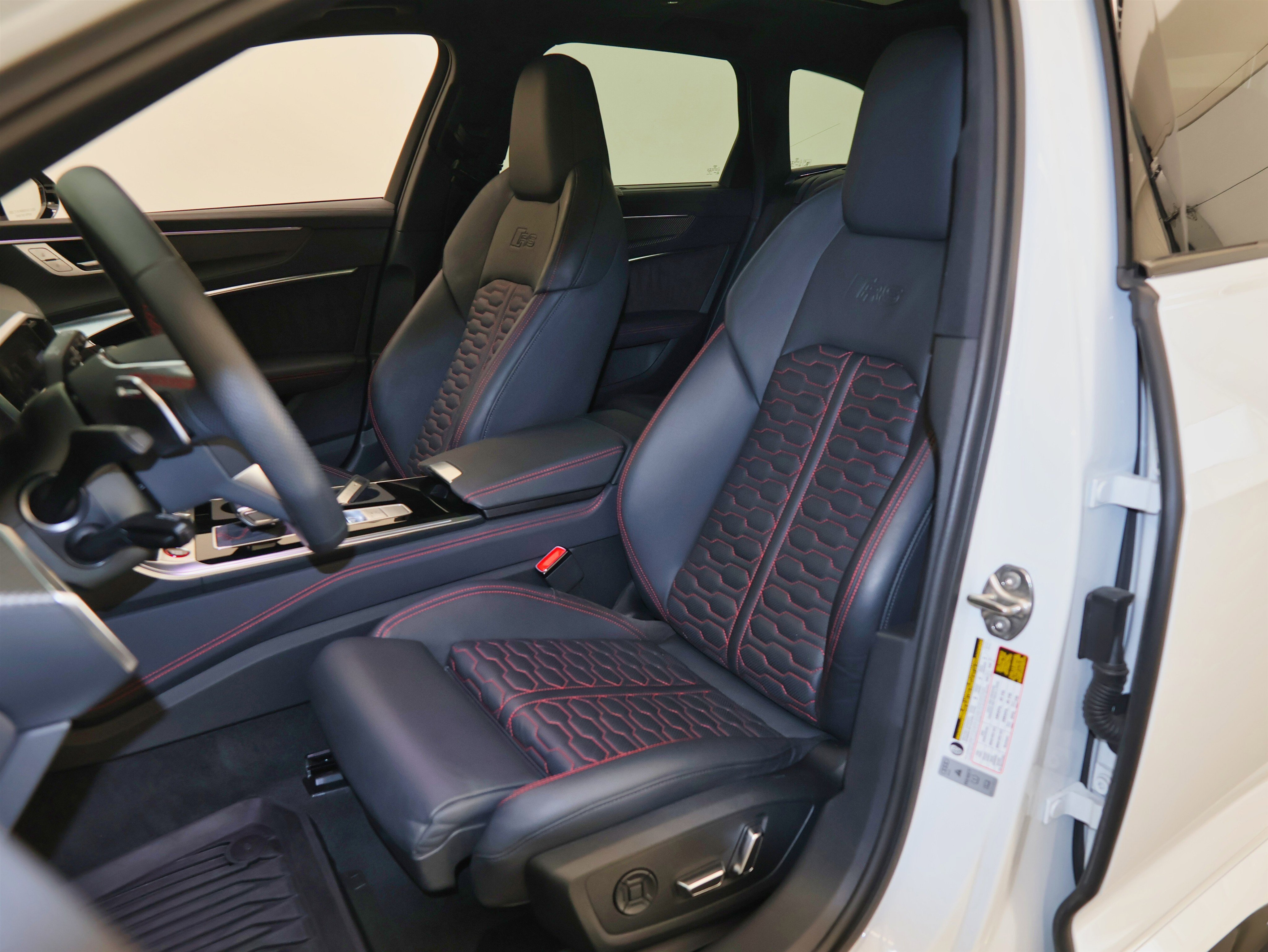 Used 2021 Audi RS 6 w/ Executive Package image 19