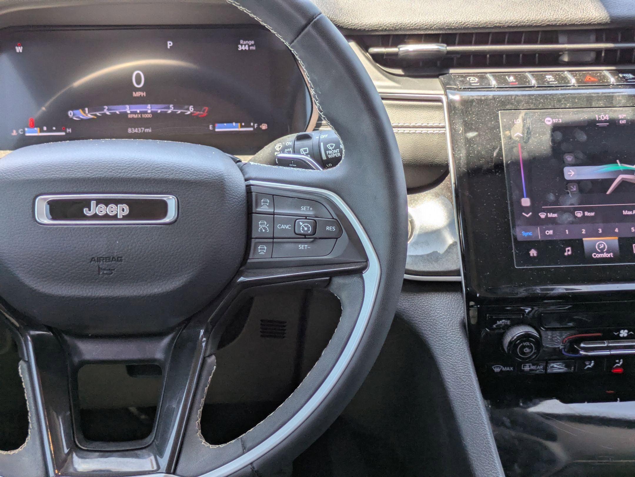 Used 2023 Jeep Grand Cherokee Laredo image 21