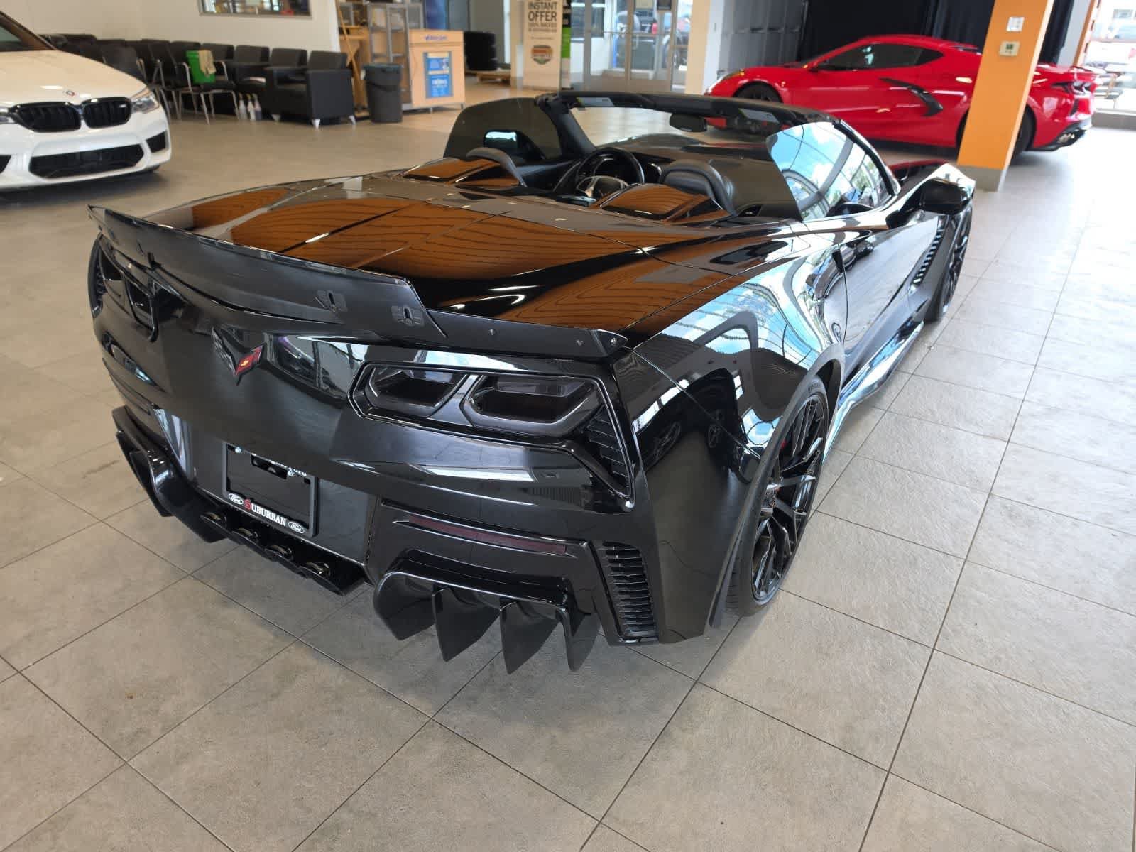 Used 2016 Chevrolet Corvette Z06 w/ 3LZ Preferred Equipment Group RWD image 8