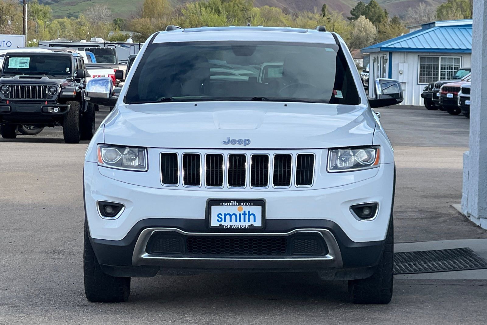 Used 2015 Jeep Grand Cherokee Limited w/ Trailer Tow Group IV image 10
