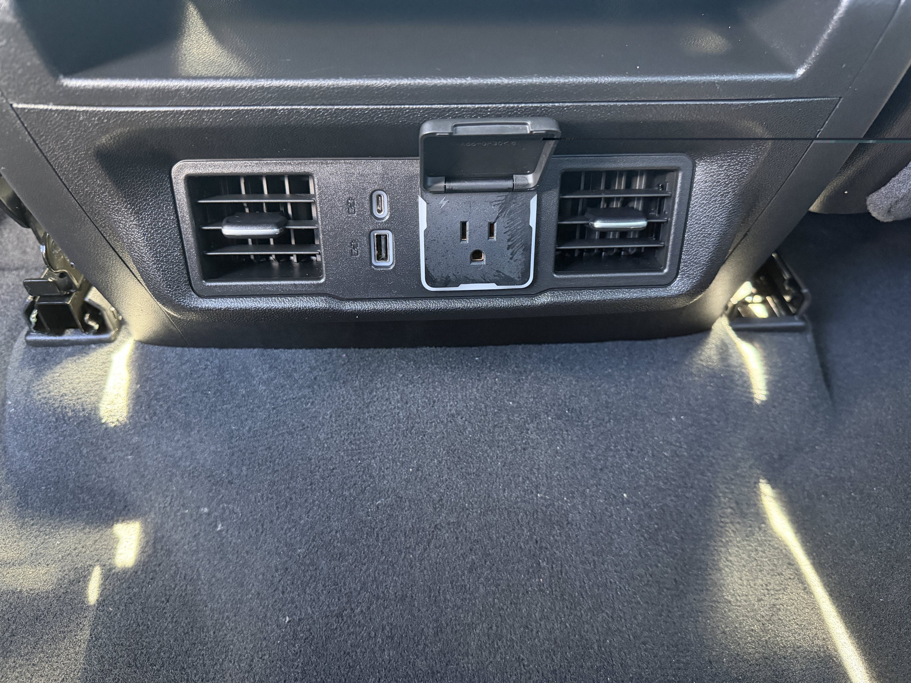 Used 2023 Chevrolet Silverado 1500 LT AWD/4WD image 18