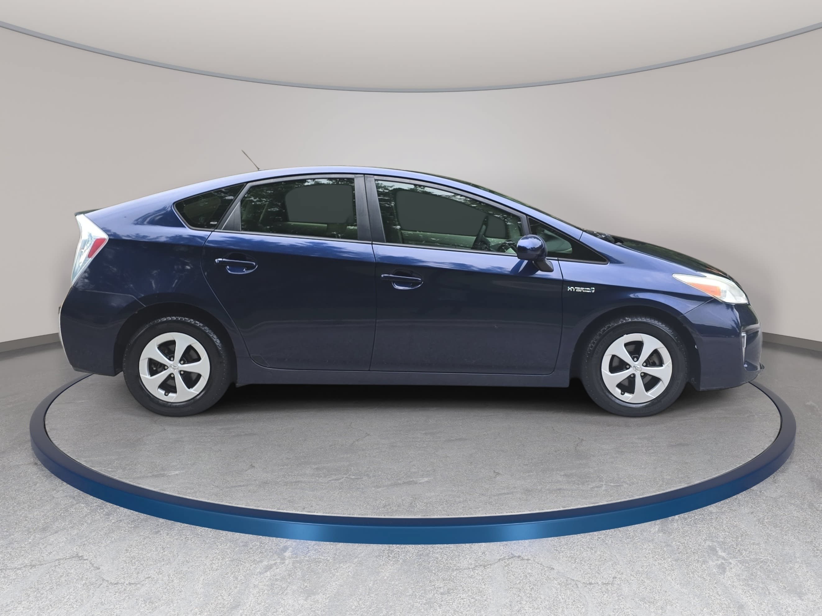 Used 2015 Toyota Prius Two FWD image 4