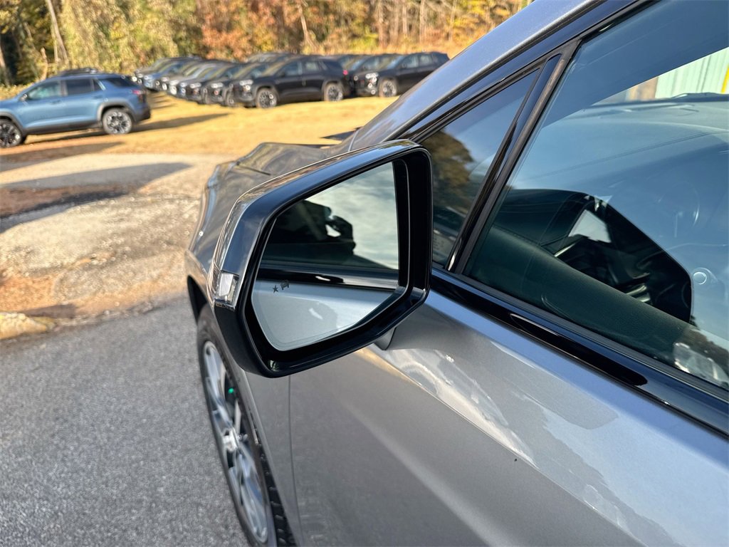 Used 2025 Cadillac XT5 Sportv w/ LPO, Floor Liner Package image 11