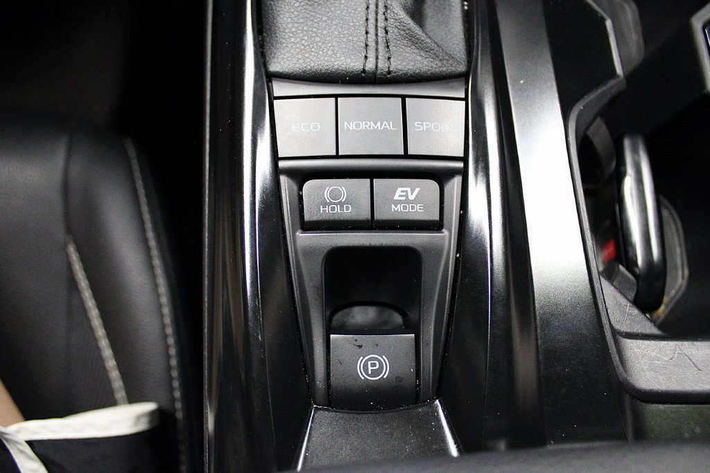 Used 2025 Toyota Camry SE w/ Convenience Package AWD/4WD image 20