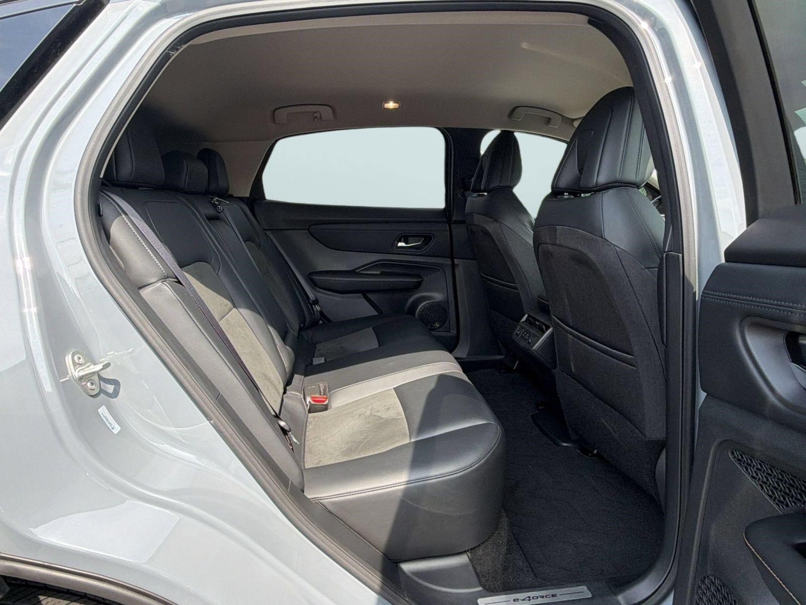 Used 2023 Nissan Ariya AWD image 28