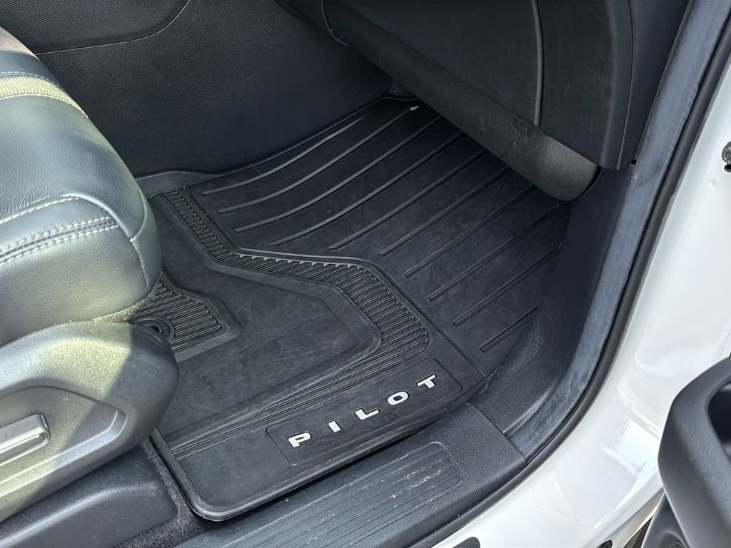 Used 2025 Honda Pilot EX-L image 35