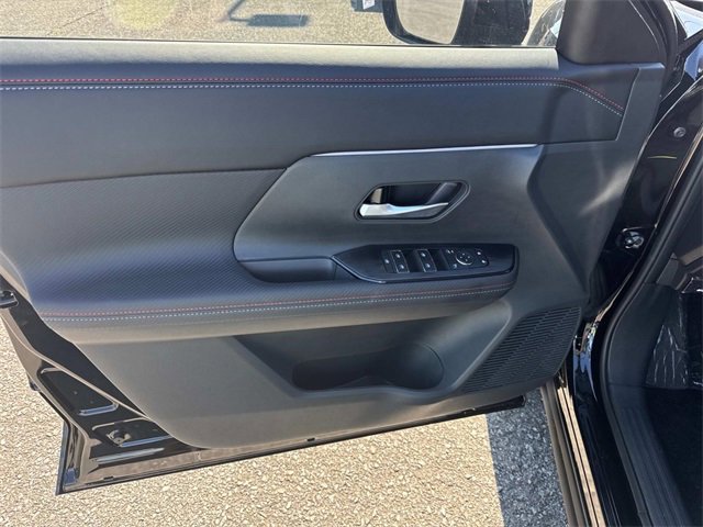 New 2026 Nissan Kicks SR w/ Cold Weather Package image 20