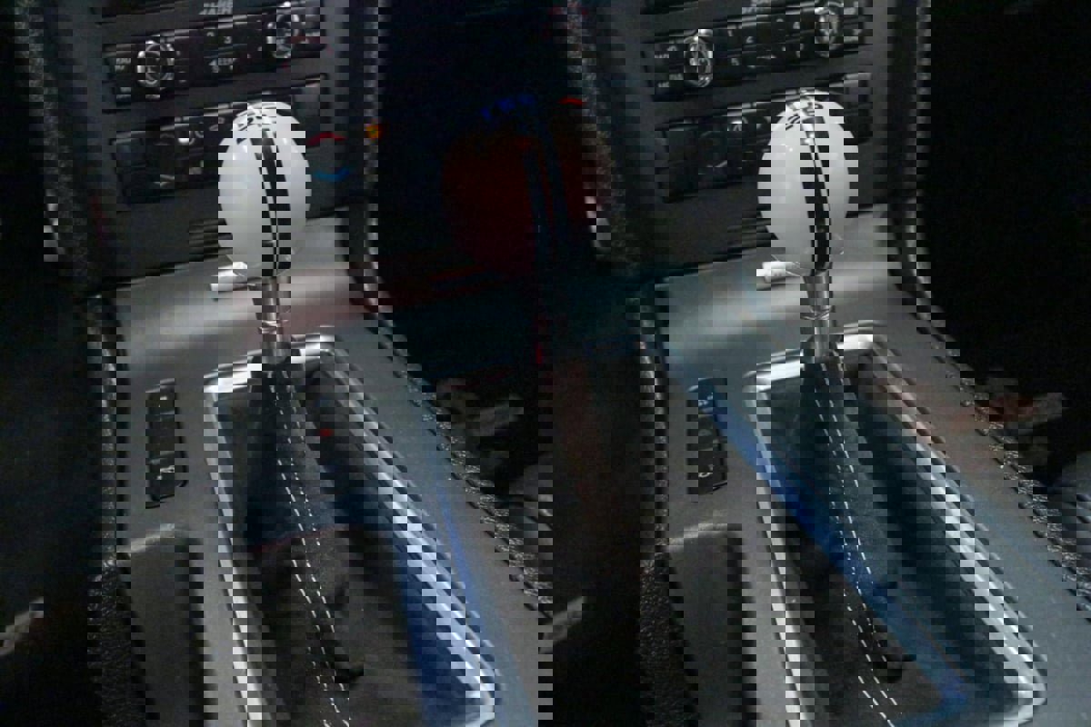 Used 2012 Ford Mustang Shelby GT500 w/ Electronics Pkg image 19