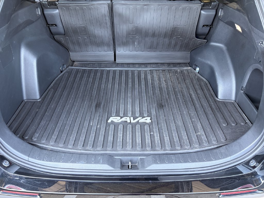 Used 2024 Toyota RAV4 SE AWD/4WD image 12
