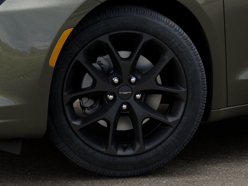 New 2027 Chrysler Pacifica Limited AWD/4WD image 4