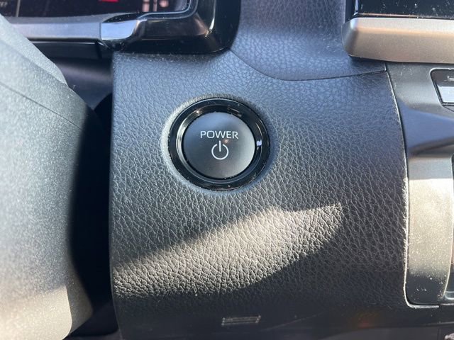 Used 2025 Toyota Camry SE image 17