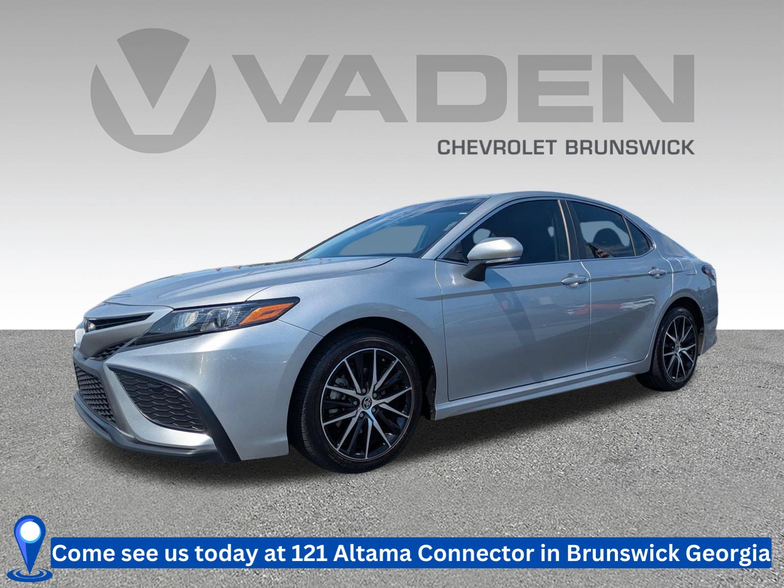Used 2024 Toyota Camry SE FWD image 1
