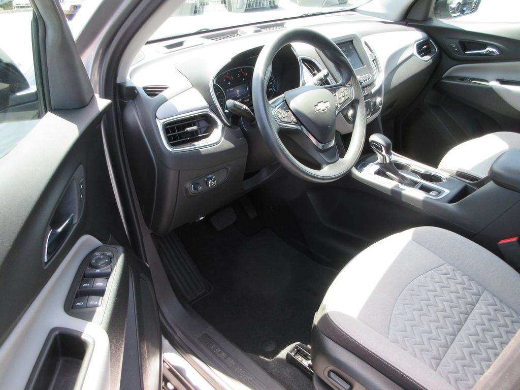 Used 2024 Chevrolet Equinox LS w/ LS Convenience Package FWD image 11